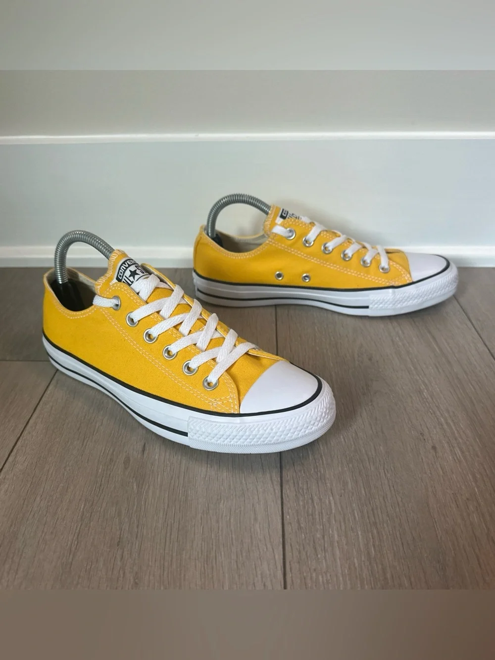 Women's Converse Size 8.5 Chuck Taylor All Star Low Top 'Vibrant Yellow’ Sneaker